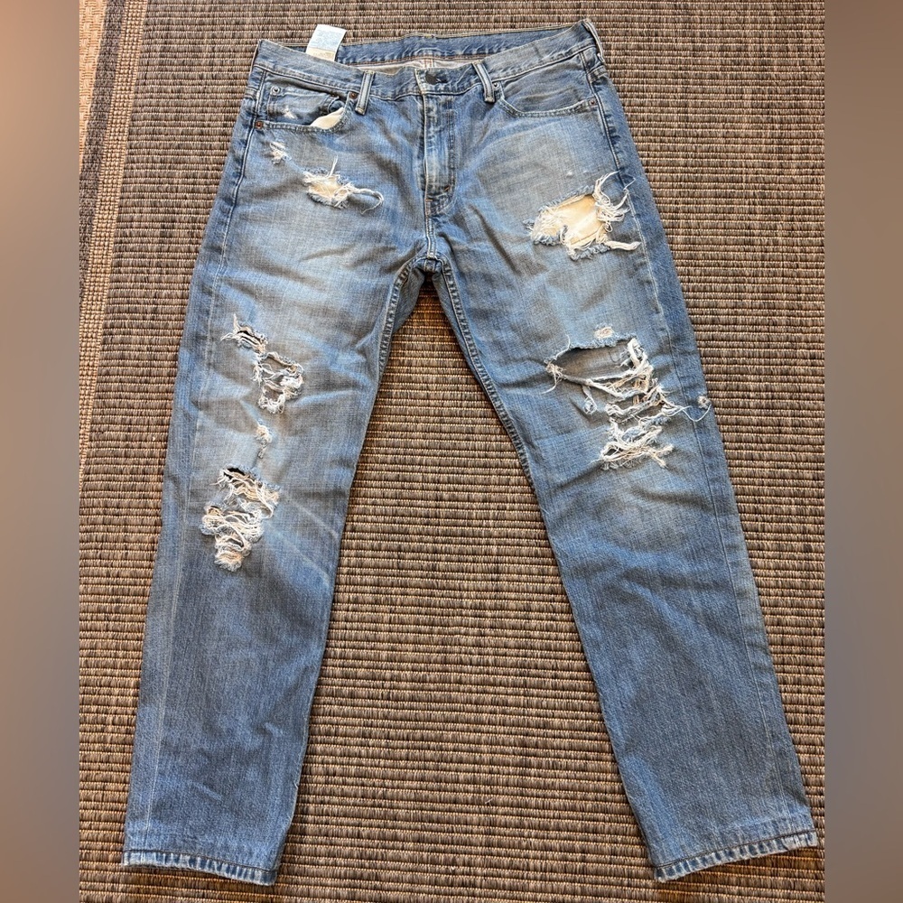Levi's Men's 548 Light Blue Distressed Straight Leg Jeans Blank Tab
